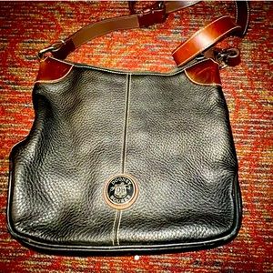 DOONEY & BOURKE black leather shoulder sling bag large